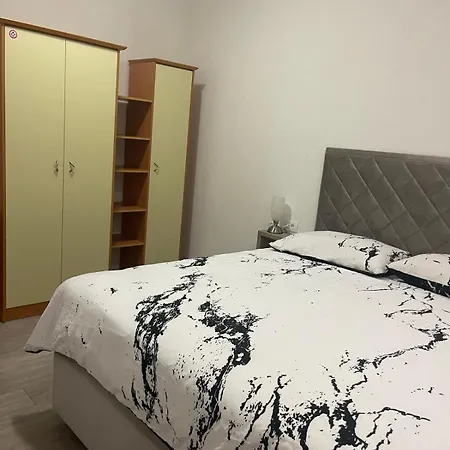 Robies Apartment *
