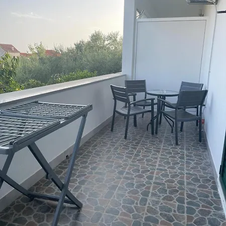 Apartment Robies *